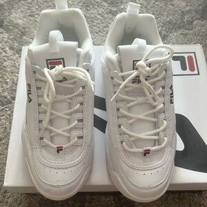 FILA SNEAKERS - WHITE DISRUPTOR II SIZE 6.5 BOYS